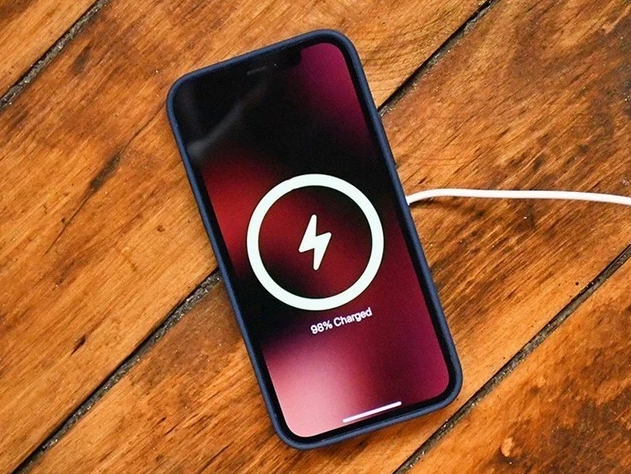 张港镇苹果手机维修分享iPhone 12可以随便充电吗 